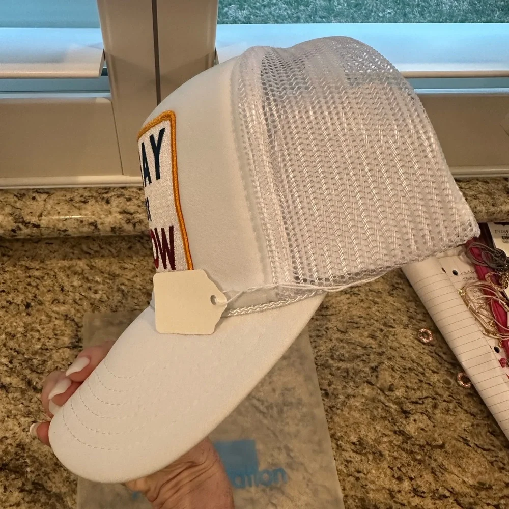 NWT Aviator Nation “Pray For Snow” Trucker Hat